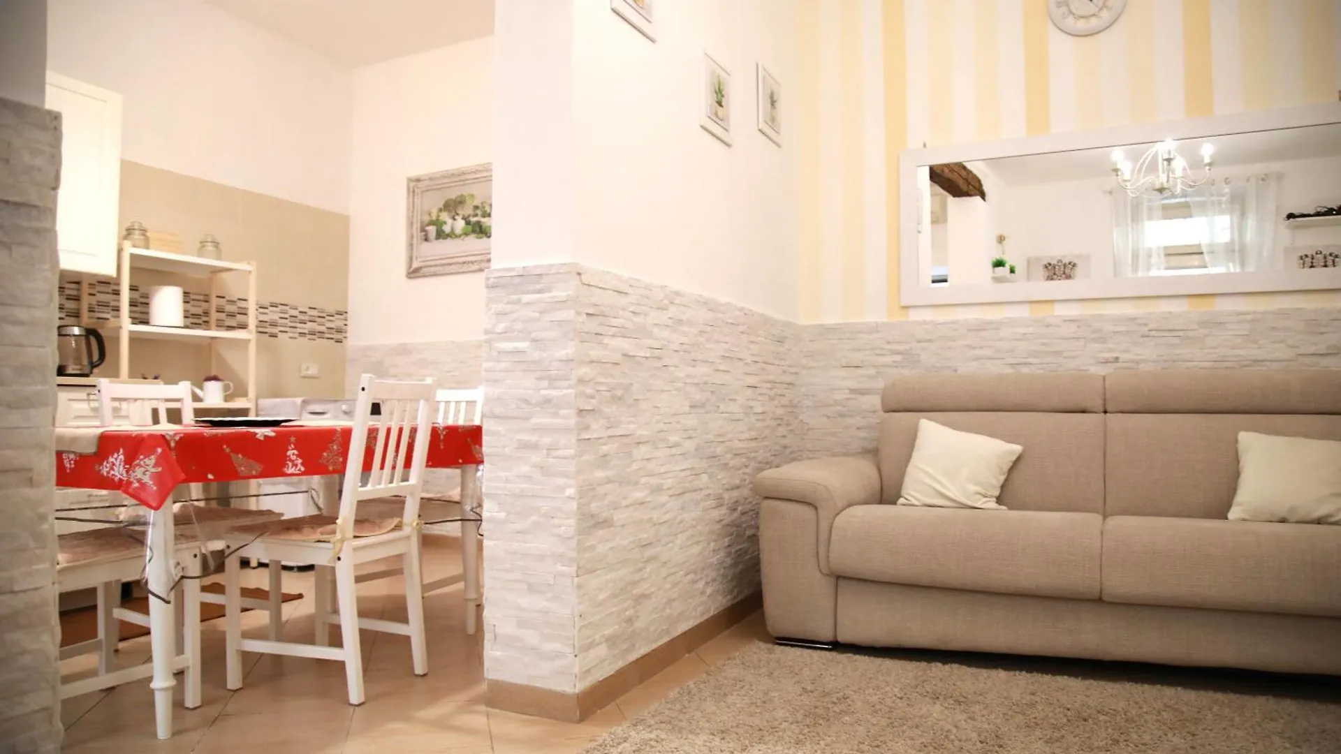 Apartment La Maison Du Centre Palermo Italy